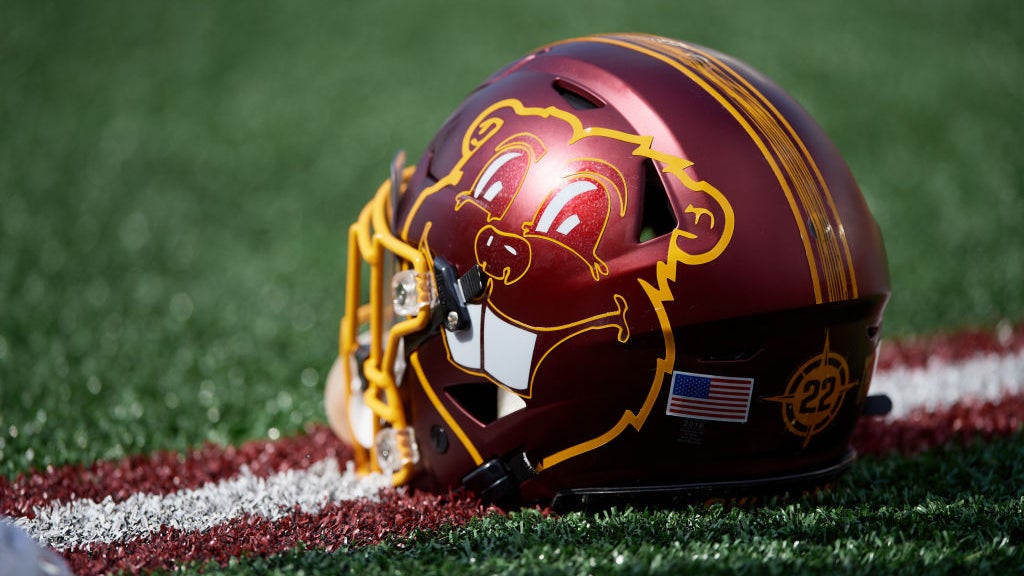 Drzewiecki's field goal as time expires lifts Minnesota past No. 15 Iowa, 13-10 — WCCO Sports — Gopher, Saratoga Sports news