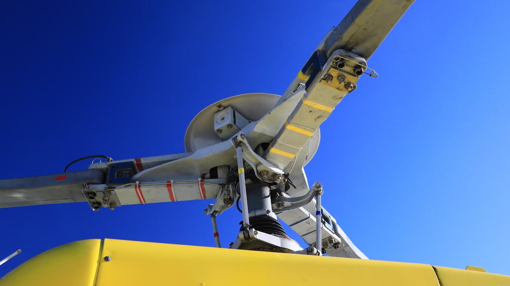 2 helicopters collide southeast of McMinnville in Oregon, killing 3 — Saratoga Schools news