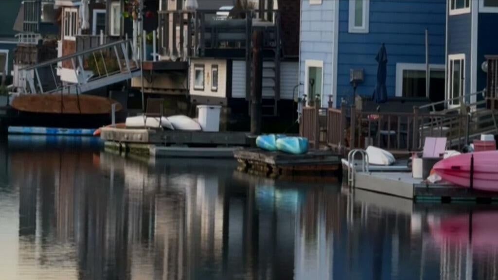 Record high tides putting Sausalito house boat community in precarious position — Saratoga Technology news