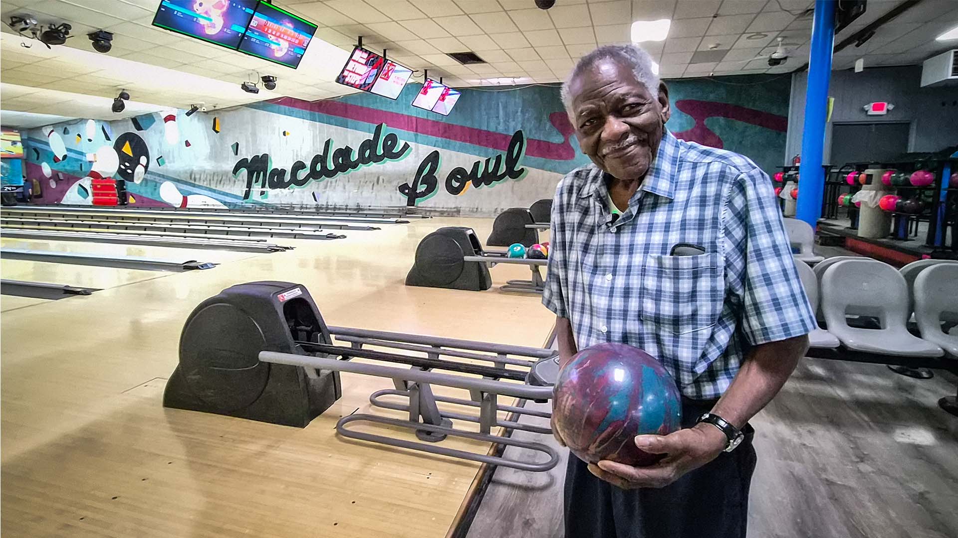 100-year-old bowler still throws strikes in Delaware County, Pennsylvania
— ABC 7 Bay Area, Saratoga Community news
