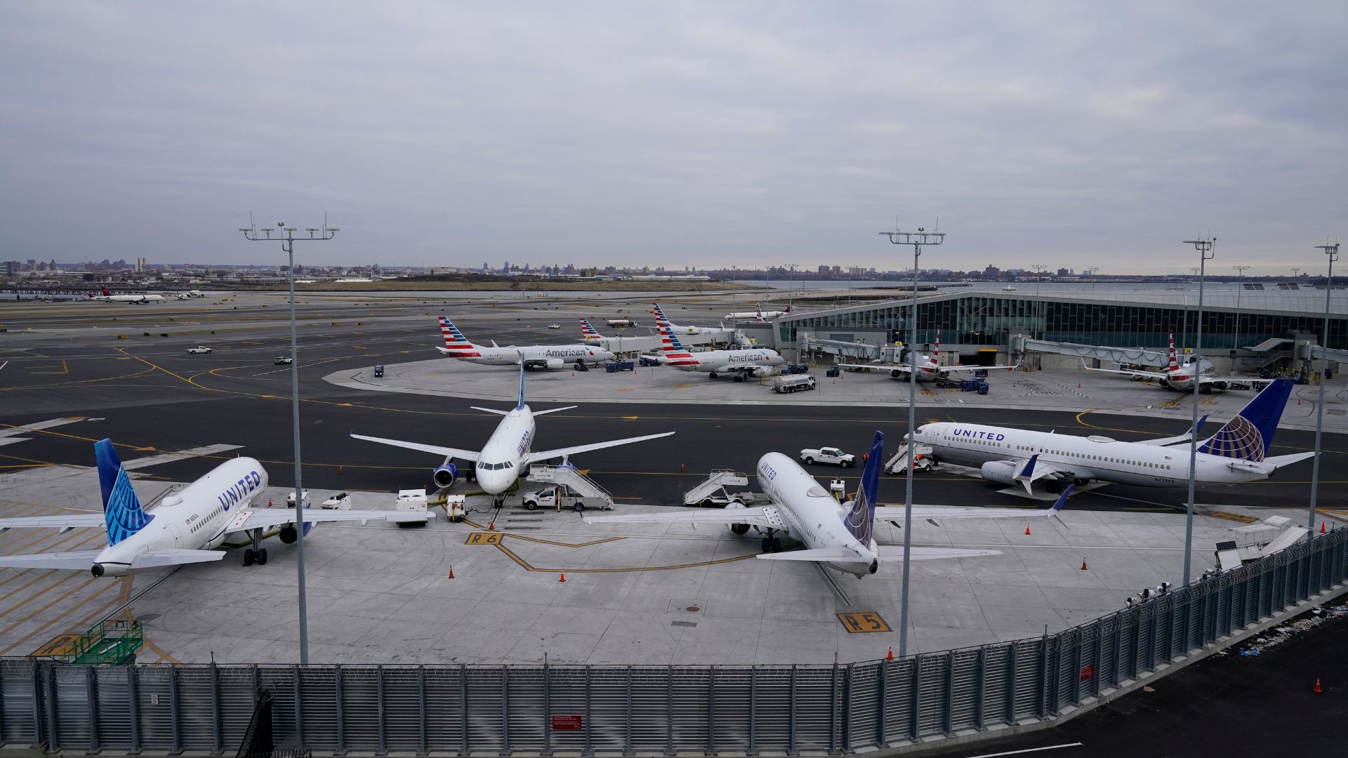 FAA investigating close call at New York City's LaGuardia Airport between Delta flight, business jet
— ABC 7 Bay Area, Saratoga Business news