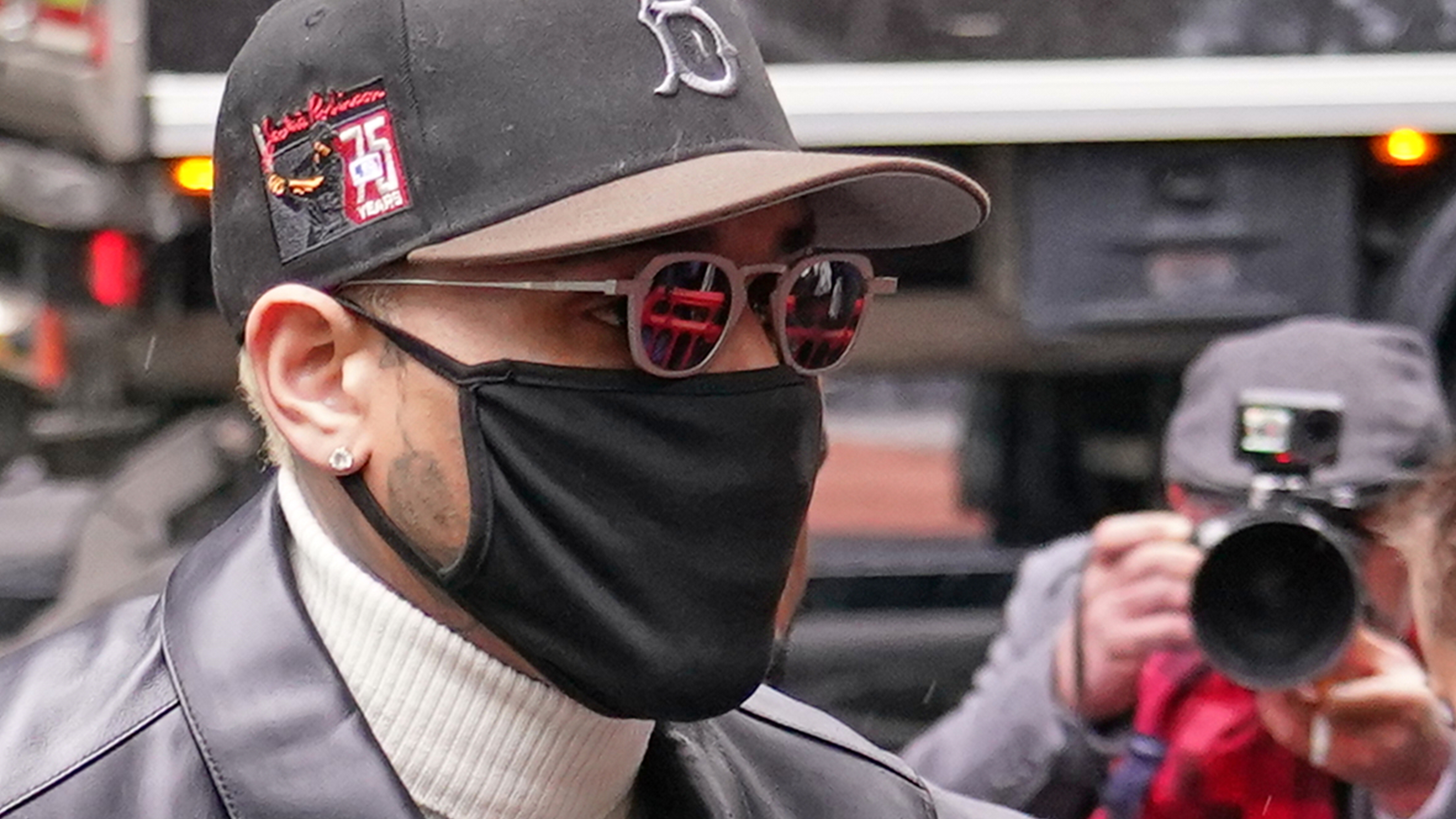 Chris Brown avoids prison time for brawling at a London nightclub
โ ABC 7 Bay Area, Saratoga Community news