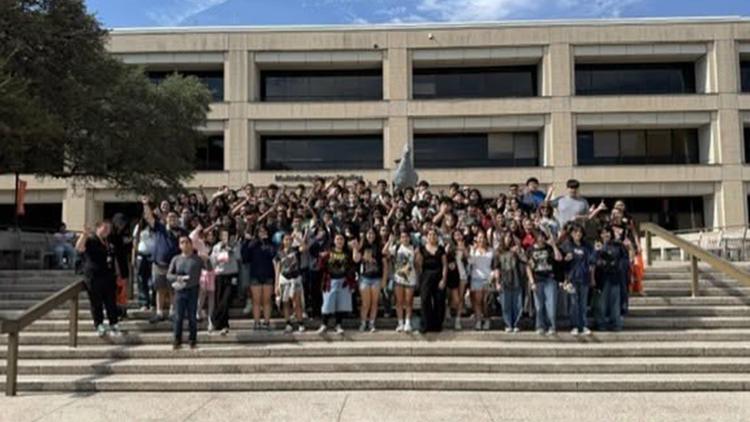 SAISD middle schoolers connect with college life during schoolwide event — KENS 5 (San Antonio), Saratoga Schools news
