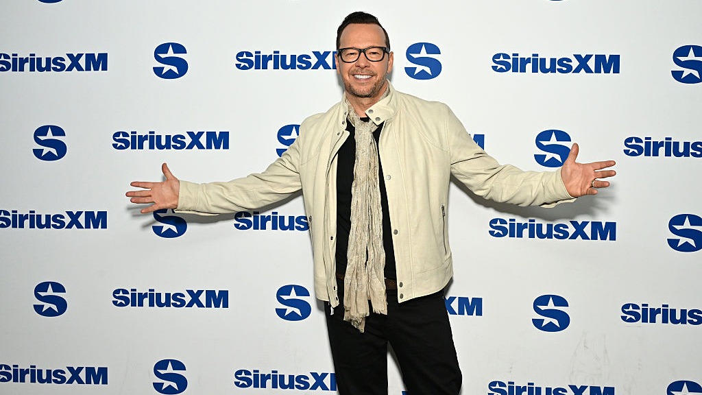 Donnie Wahlberg says he was aboard private jet that ran off Vegas runway: 'God covered us' — KTVU FOX 2 Bay Area, Saratoga Community news